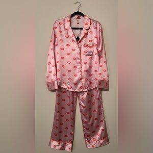 NEW Victoria’s Secret Kiss Pajamas